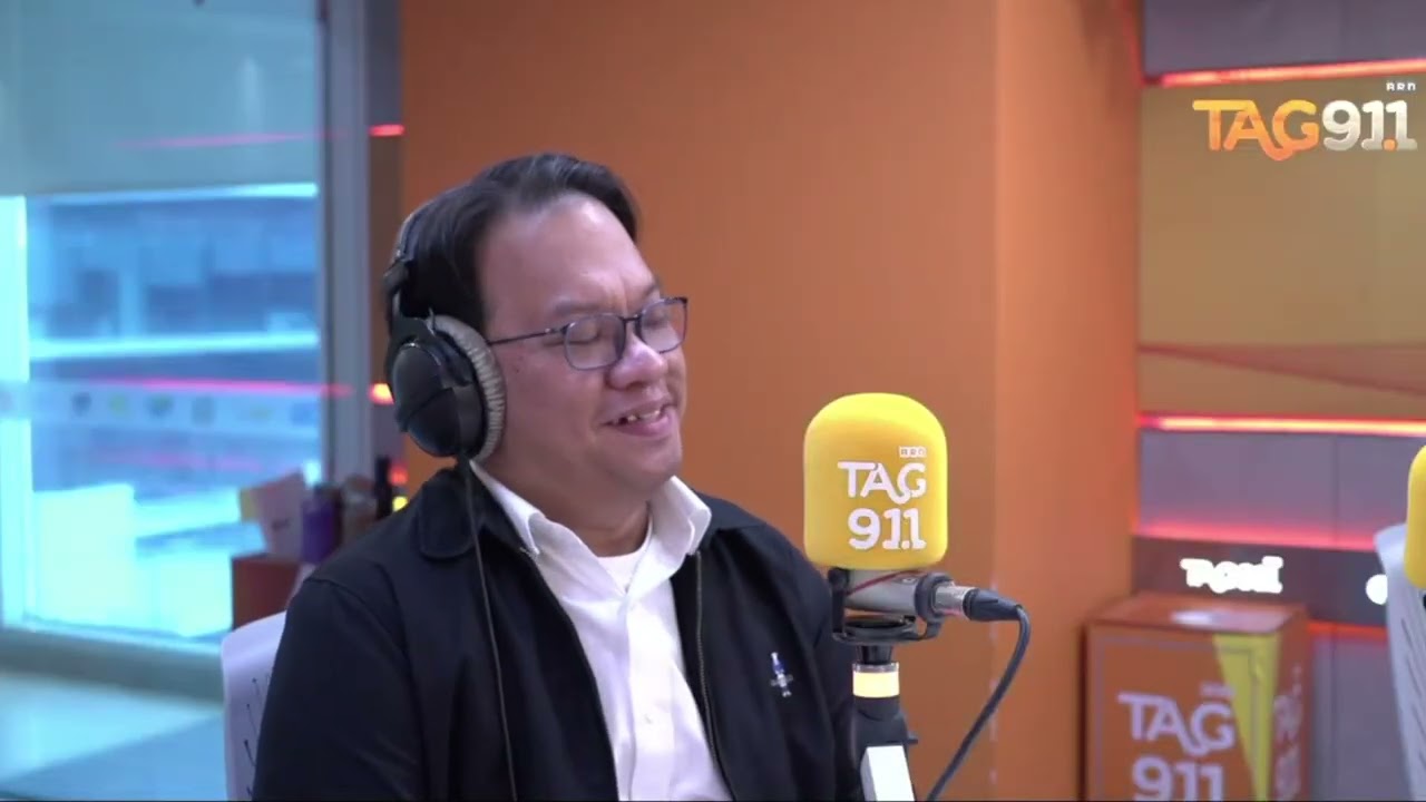 Ohlan Alagao speaking at TAG 91.1 radio studio